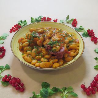 Ciolan afumat cu iahnie de fasole