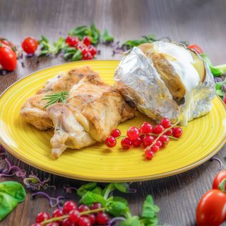 Pulpă de pui la grătar dezosată cu rozmarin