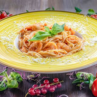 Spaghete cu creveţi şi usturoi