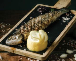 Păstrăv la grătar sau la cuptor