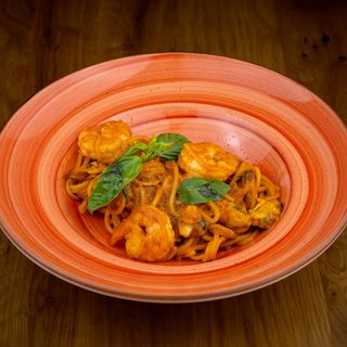 Spaghetti cu creveți și midii