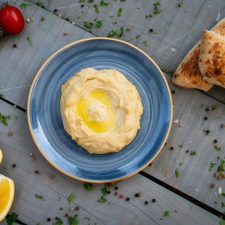 Hummus cu focaccia