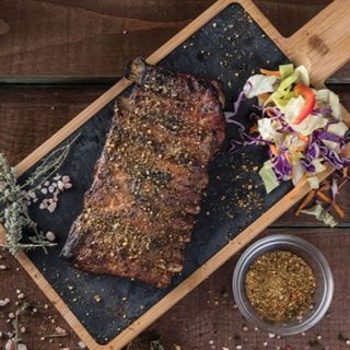 Meniu Coaste de porc la grill cu cartofi prajiti