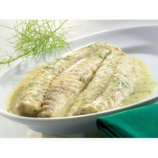 File de salău cu sos de vin alb