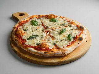 Pizza pane cu parmezan