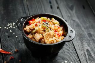 Pui asiatic asortat cu legume