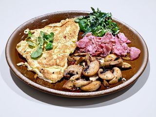 Omleta cu bacon si ciuperci