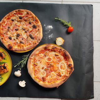 Oferta pizza single 32 cm 1+1 + 2 sos