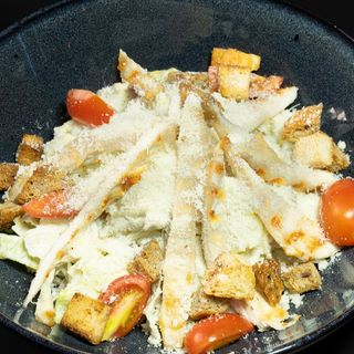 Salata Caesar cu Pui 400 Gr.