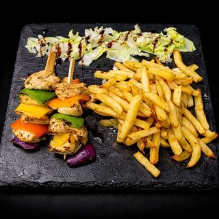 Frigarui de Pui cu Cartofi Prajiți 450 Gr.