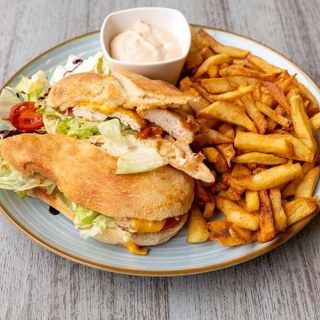 Sandwich Club (Cu Cartofi Prajiti) 550 Gr.