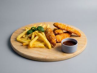 Meniu crispy mediu + sos usturoi Gratis