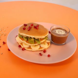 American pancakes cu ciocolata belgiana, kiwi si banane