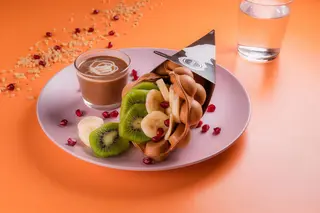 Bubble waffles cu finetti, kiwi si banane