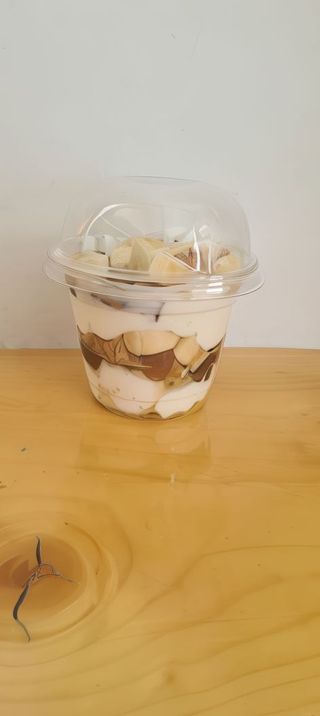 Iaurt Grecesc cu miere, banane si superfoods