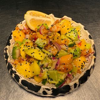 SALATA CU CREVETI, MANGO SI AVOCADO | 400GR / 329KCAL |