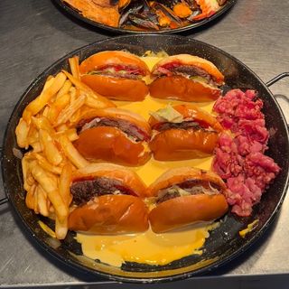 PLATOU HEAVEN BURGER (3 PERSOANE) | 1300GR / 3563KCAL 