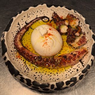 TENTACULE DE CARACATITA CU BURATTA |250GR/858KCAL|