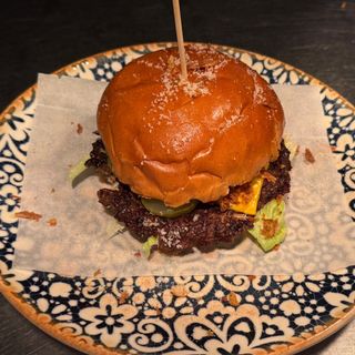 SMASHED BARBEQUE BURGER | 260GR / 820KCAL |