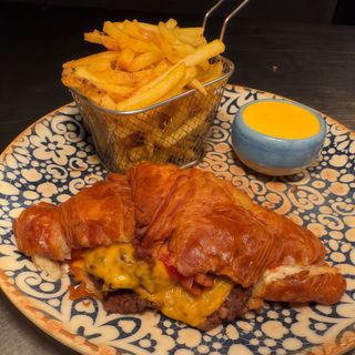 Croissant Smashed Burger |460g