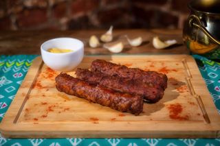 Combo - 3 mici cu mustar + cartofi prajiti + salata de muraturi