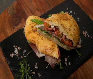 Panino sandwich crudo