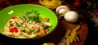 Paste con Pollo