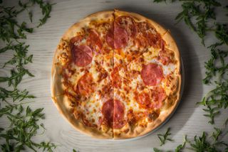 Pizza Due Salami medie