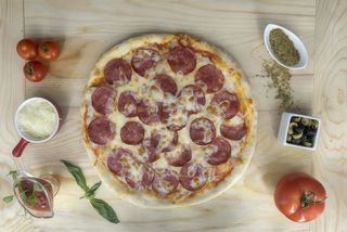 Pizza Salami metro
