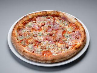Pizza Pe Vatră Quattro Carne 32cm