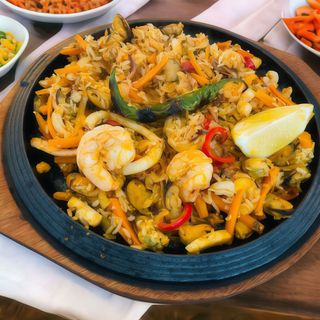 Tigaie Picanta cu Fructe de Mare