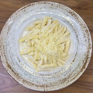 PENNE QUATTRO FORMAGGI CU PUI 400gr