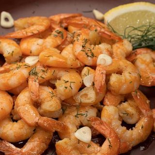 Creveti in unt la tigaie