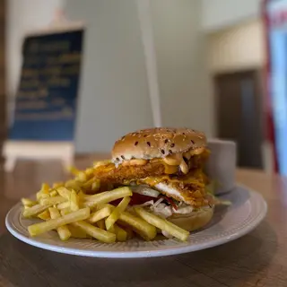 BBQ CHICKEN BURGER