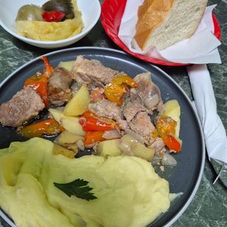 Meniu tocanita de porc 