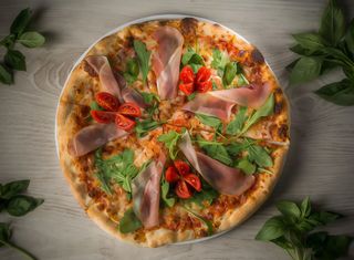 Pizza Crudo e Rucola  medie