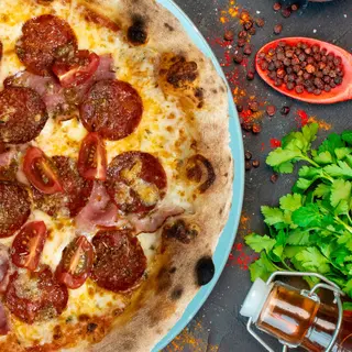 Pizza Quattro formaggi e salami family