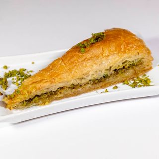 BAKLAVA TRIUNGHI CU FISTIC