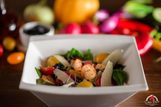 Salata Caesar cu creveți și panceta