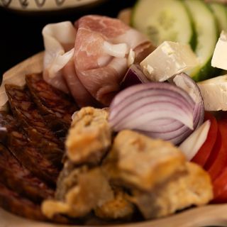 Platou de mezeluri romanesti (2 pers) 600 g