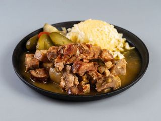 Carne la garnita cu mamaliguta 550 g