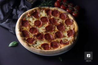 Pizza Salami Ø 33 cm