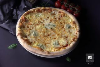 Pizza Quattro Formaggi Ø 33 cm