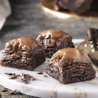 BACLAVA CU CHOCOLATE