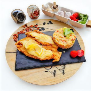 File de șalău, orez cu legume și sos de lămâie