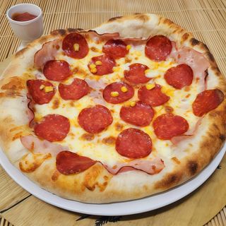 Pizza Speciala medie Ø 32 cm