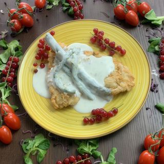 Snitel de pui cu sos gorgonzola 