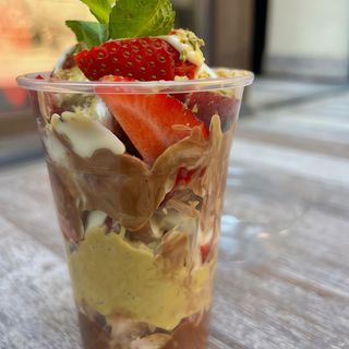 CHOCOLATE STRAWBERRY CUP 350G