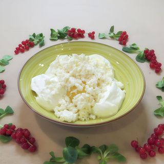 Mamaliguta cu branza si smantana la cuptor