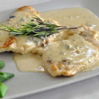 Piept pui in sos gorgonzola